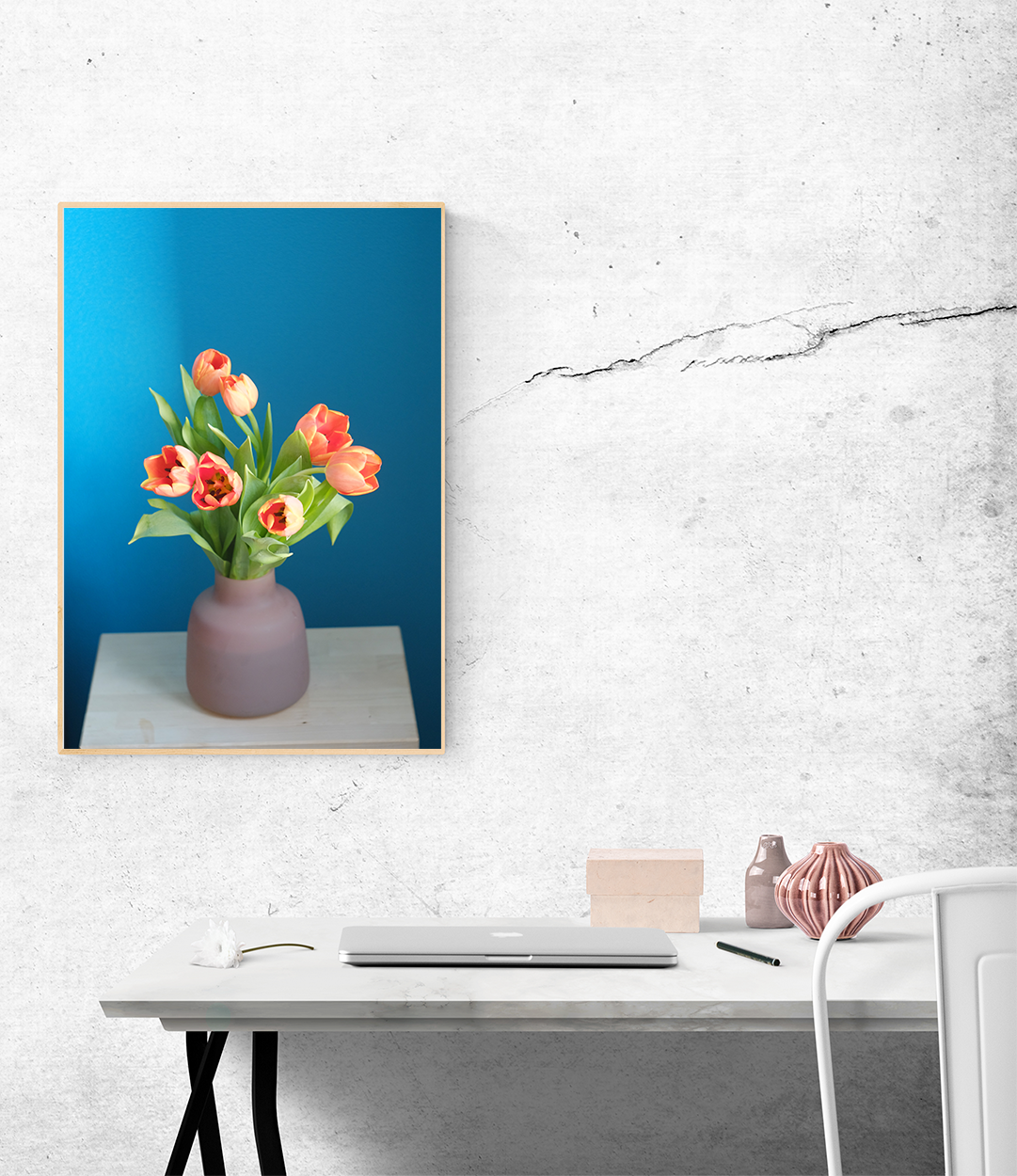 Tulips In a Vase - Klasika